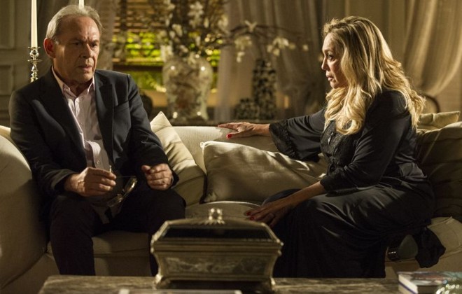 Ator José Wilker ao lado de Susana Vieira em cena da novela