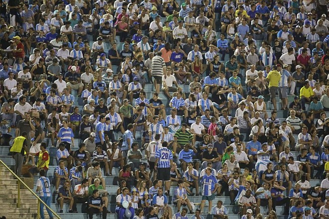 Torcida do Londrina compareceu em bom número ao Estádio do Café | 