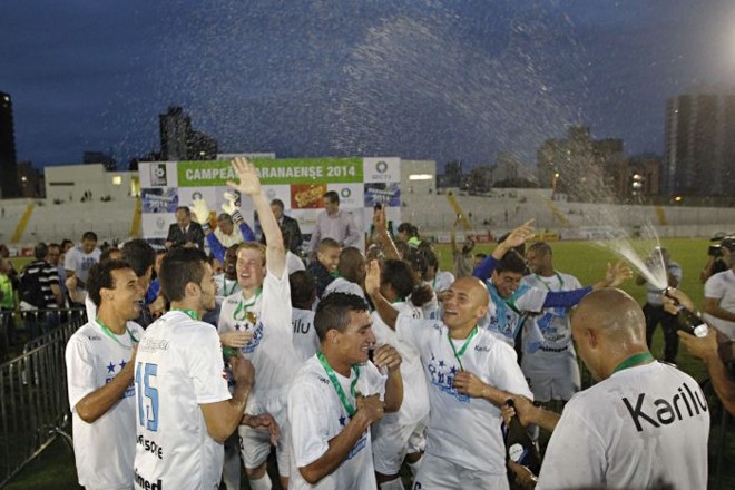 A última vez que o Londrina foi campeão estadual havia sido em 1992, quando venceu o União Bandeirante. | 