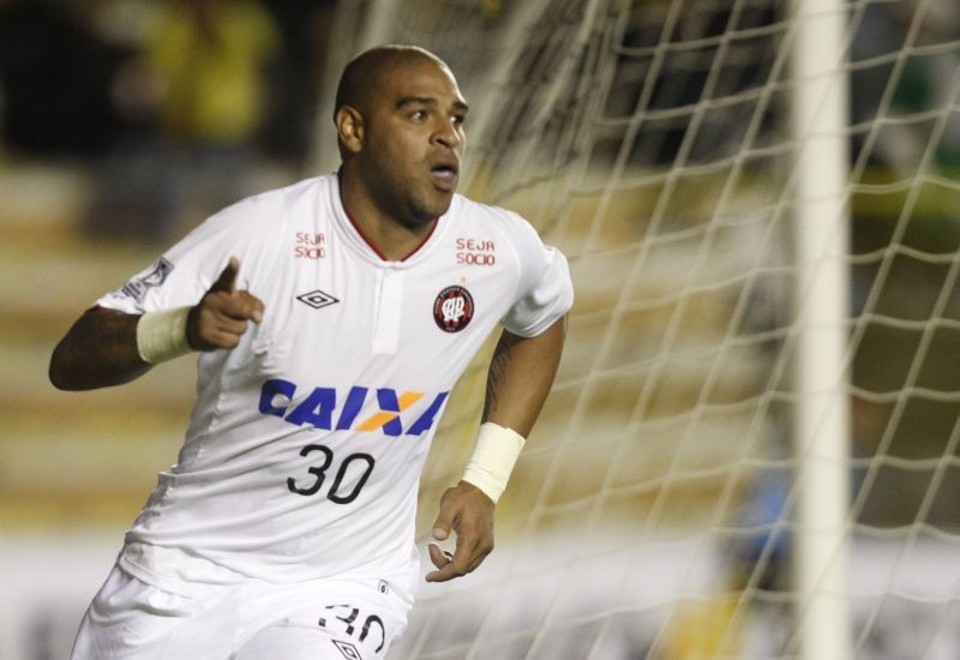 Adriano comemora seu gol contra o The Strongest | Hugo Harada, enviado especial / Gazeta do Povo
