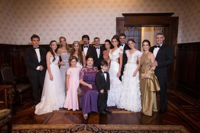 Vera Lupion com a família |