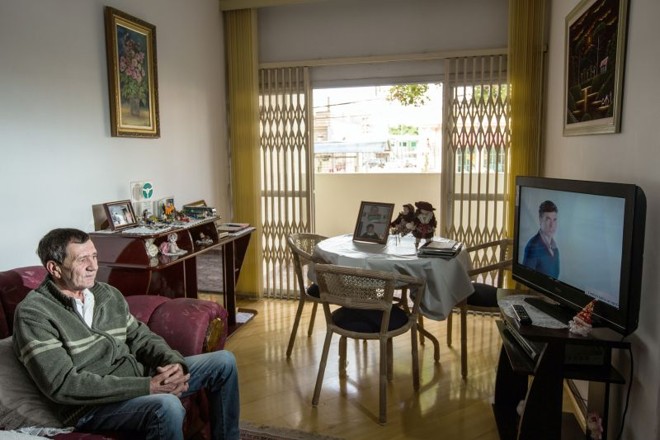 Sala de estar, cozinha e o banheiro do imóvel de Hoffman nunca recebem luz solar |