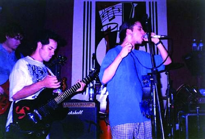 Às sextas-feiras, o Empório fervia, e Becker, Bruno e Bira suavam, tocando por mais de três horas seguidas |