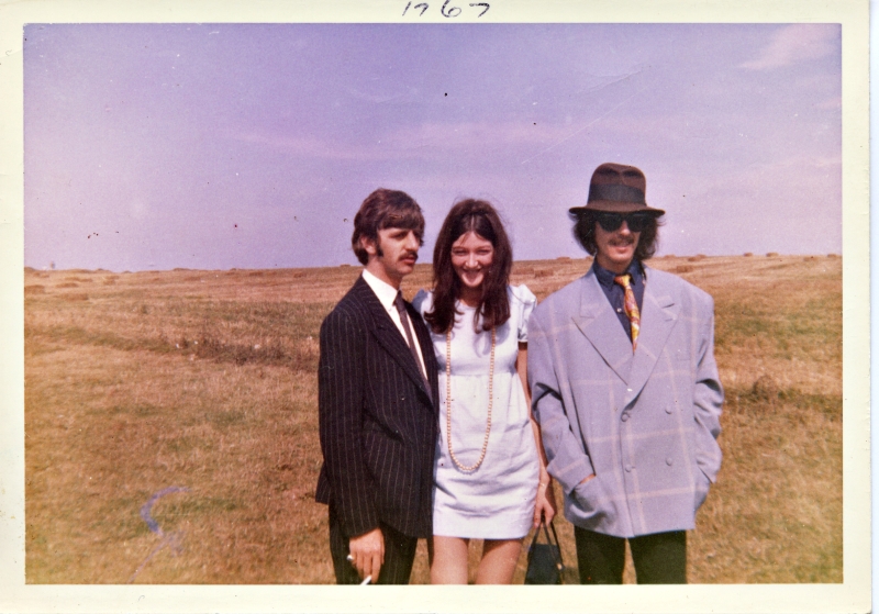 De fã, virou amiga. De amiga, funcionária: foi quando resolveu usar suas técnicas de datilografia a serviço da banda | Divulgação