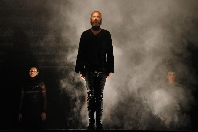 Fabiano Amorim vive o monarca que enlouquece | Elenize Dezgeniski/Divulgação