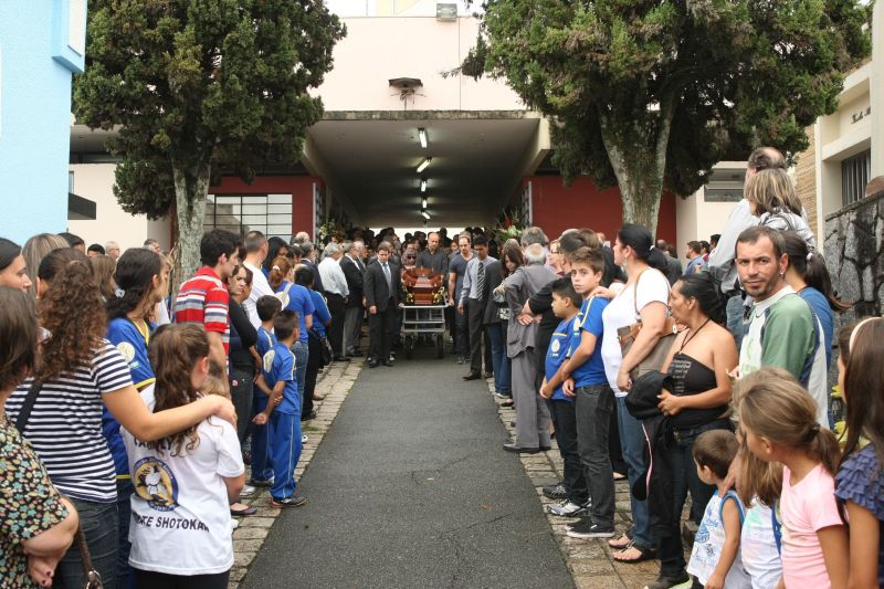Ao longo da cerimônia, Belmiro recebeu muitas homenagens, entre elas uma salva de palmas | Ivonaldo Alexandre/Gazeta do Povo