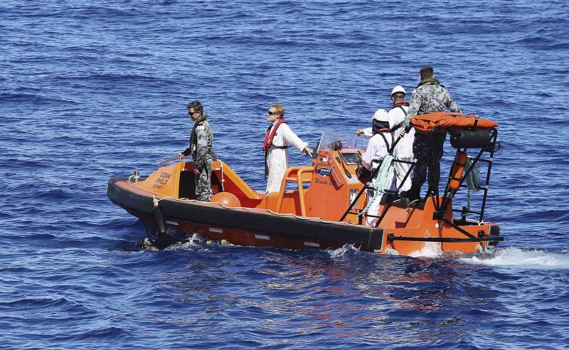 Equipe australiana faz buscas pelo avião desaparecido da Malaysia Airlines no Sul do Oceano Pacífico | REUTERS/Australian Defence Force/Handout via Reuters