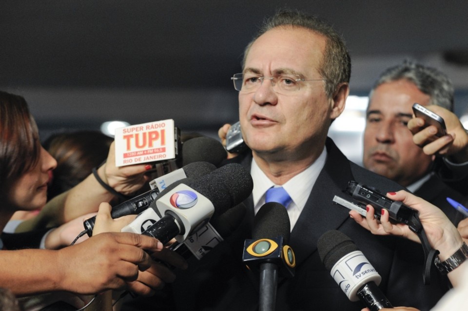 Renan Calheiros tenta garantir CPI ampla para investigar temas que atingem o PSDB e o PSB | Jane de Araújo