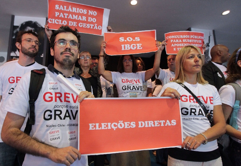 Servidores em greve fizeram manifestação no Teatro João Caetano, no centro do Rio | Marcos de Paula/Estadão Conteúdo/AE