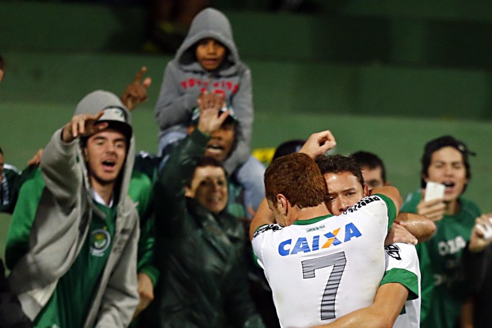 Zé Love ainda não desencantou no Coritiba. Até agora, nenhum atacante coxa-branca anotou no Brasileirão | Felipe Rosa / Tribuna do Paraná