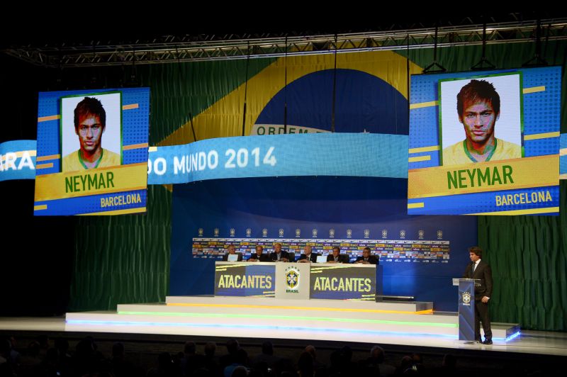 Vilson Ribeiro de Andrade, primeiro à esquerda, compôs a mesa da qual Felipão anunciou os convocados da seleção brasileira para a Copa do Mundo | Alexandre Loureiro / Vipcomm
