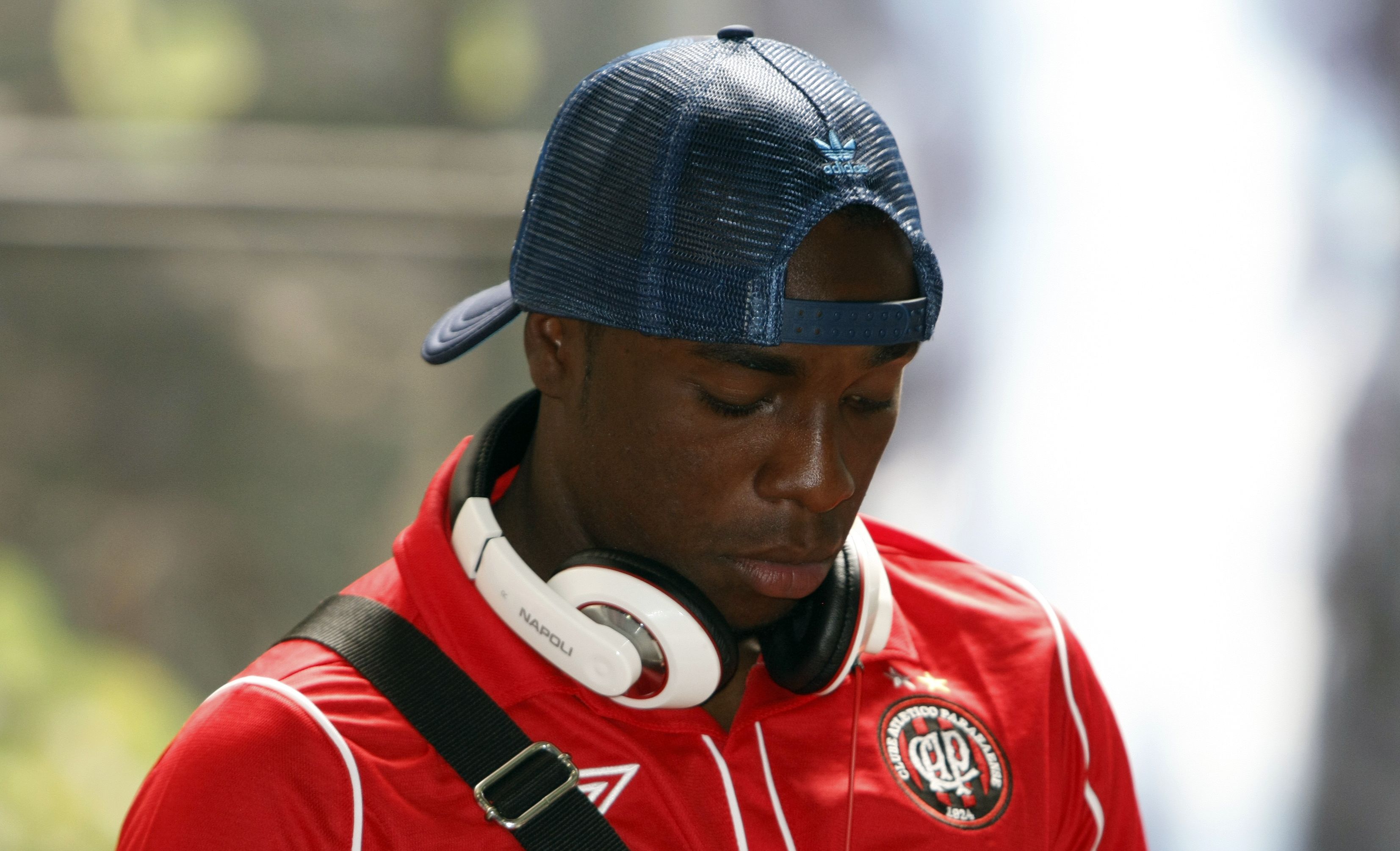 Zagueiro Manoel entrou na Justiça para rescindir seu contrato com o Atlético | Henry Milleo/ Gazeta do Povo