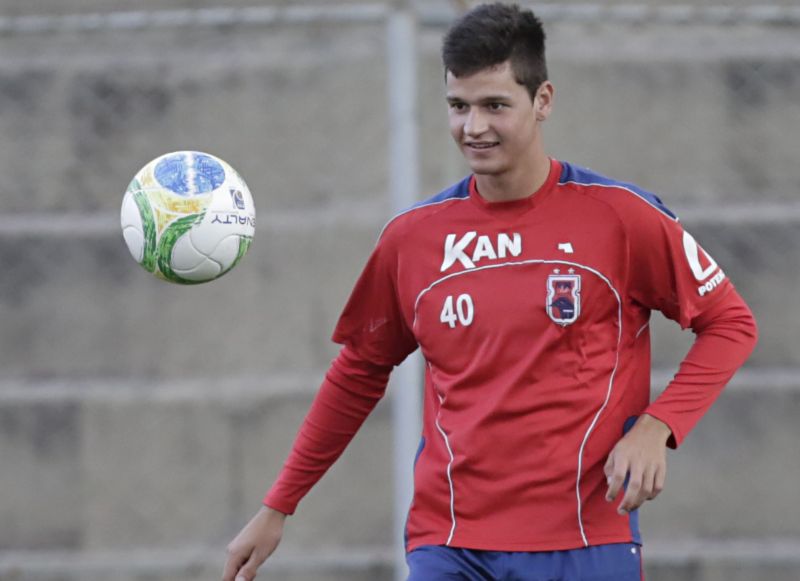 Alisson entrou durante o jogo contra a Ponte Preta e pode ser titular diante do Ceará | Felipe Rosa / Tribuna do Paraná