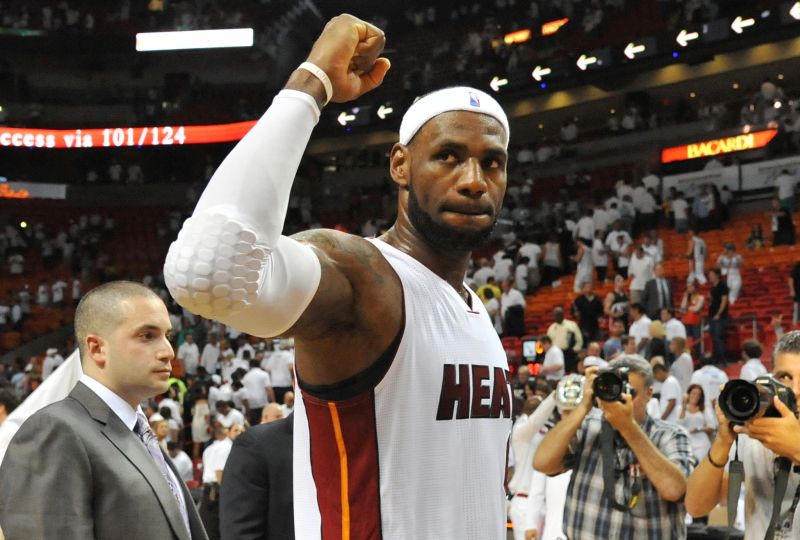 LeBron James comemora vitória do Heat sobre o Nets e classificação para a final da Conferência Leste da NBA | Steve Mitchell / USA Today Sports