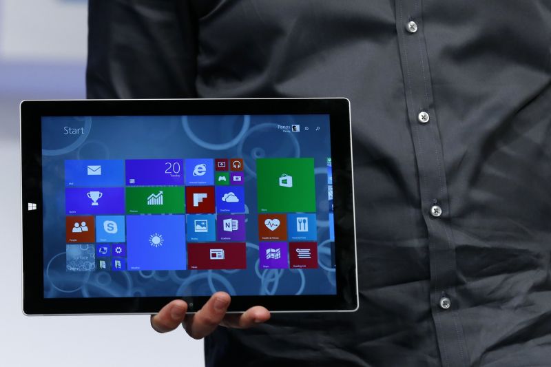 O novo Surface Pro 3 executa o sistema operacional Windows completo. | Brendan McDermid/Reuters.