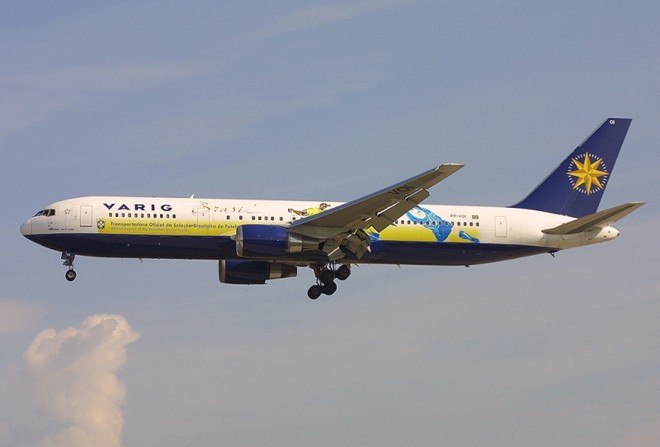 A Varig destacou o Boeing 767-300 (PP-VOI) para levar a seleção para a Copa de 2002 na Coreia do Sul e no Japão |