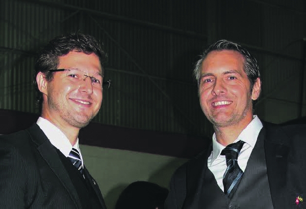 Idealizador do 1º Swiss Fórum Curitiba, o advogado Michael Christian Duc, que atua como consultor em Direito Estrangeiro no escritório de advocacia empresarial paranaense Tetto, Macedo, Mees & Tisi Advogados e o professor José Oberson, diretor-geral da Associação Escolar Suíço-Brasileira e do Colégio Suíço-Brasileiro de Curitiba, durante o prestigiado evento, com 150 participantes | Angela Mau Oberson