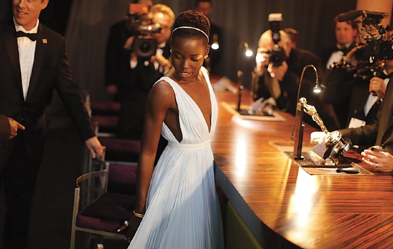 Desde setembro até ganhar o Oscar, em março, Lupita Nyongo compareceu a 66 eventos | NOEL WEST para The New York Times