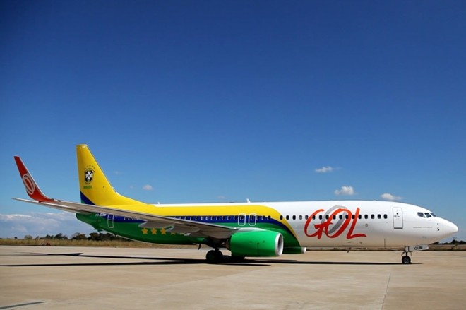 Na Copa das Confederações em 2013, a Gol transportou os jogadores da seleção com o Boeing 737-800 (PR-GUM) |