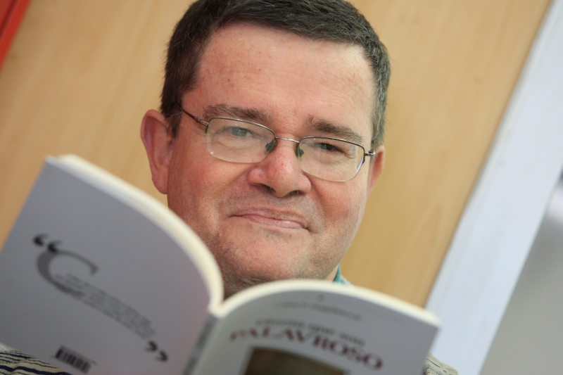 Palavroso ou sucinto: Caibar escreve em outro ritmo | Ivonaldo Alexandre/Gazeta do Povo