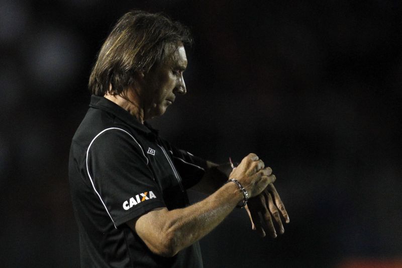 Miguel Ángel Portugal tem cinco vitórias, um empate e seis derrotas no comando do Furacão | Albari Rosa / Gazeta do Povo