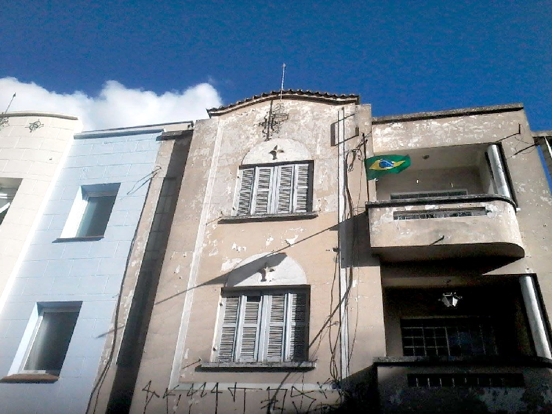 Esfriai vossos pandeiros: Bandeira tremula em Curitiba | Isabella Lanave