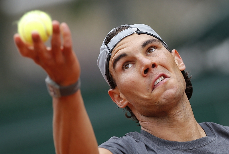 O tenista espanhol Rafael Nadal treina para o Aberto da França | REUTERS/Gonzalo Fuentes