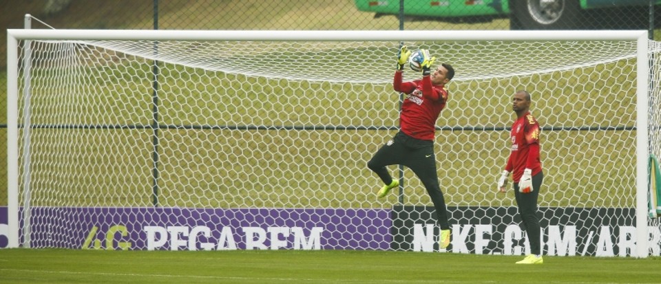 Apesar de jogar em um time modesto, na liga norte-americana, Júlio César tem a total confiança de Felipão | Hugo Harada, enviado especial/ Gazeta do Povo