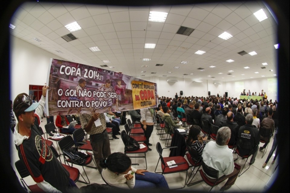 Clima mais amistoso Copa 2014: o gol não pode ser contra o povo | Daniel Castellano/ Gazeta do Povo