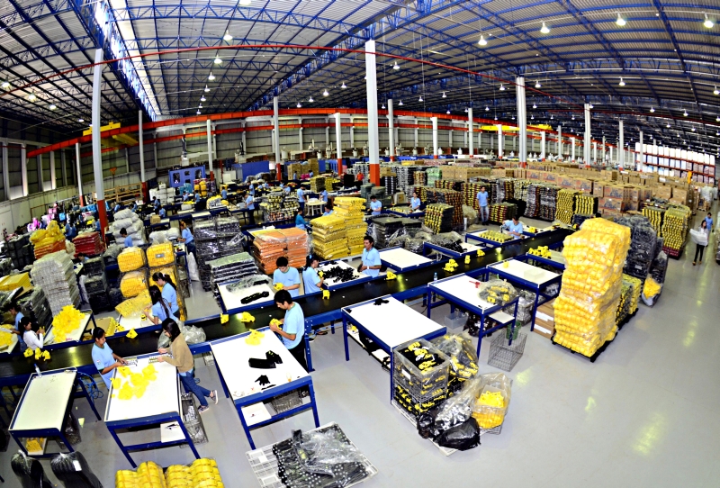 A brasileira X-plast fabrica brinquedos, utilidades domésticas, mesas e cadeiras de plástico em Ciudad del Este: 70% da produção é exportada para o Brasil | Marcos Labanca/Gazeta do Povo