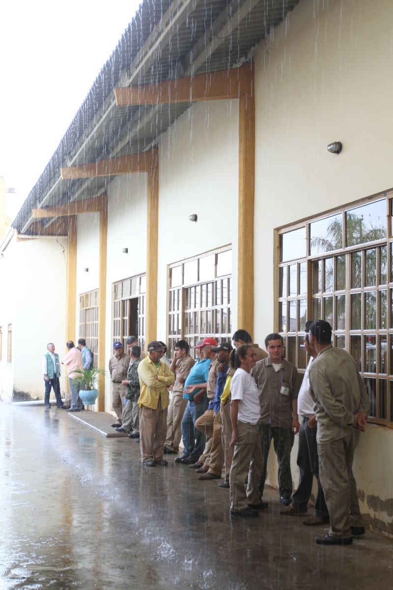 Cerca de 600 pessoas, entre servidores e voluntários, tiveram de voltar para casa | Roberto Custódio/Jornal de Londrina