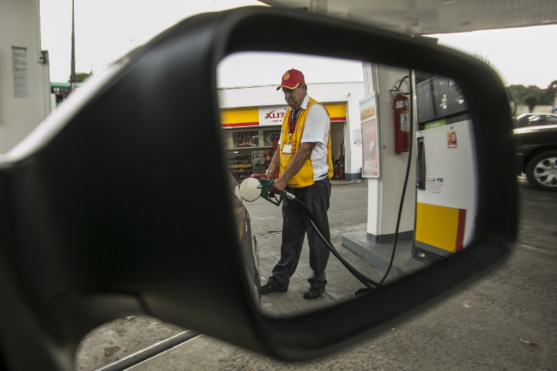 Litro do etanol para o consumidor barateou apenas 0,65% no Paraná nas últimas semanas | Fotos: Marcelo Andrade / Gazeta do Povo