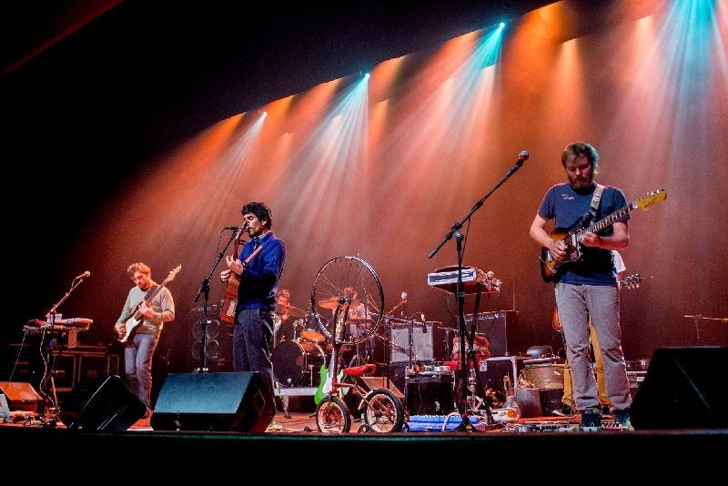 Na última sexta-feira, palco do Sesc da Esquina se mostrou perfeito para os gaúchos | Vinicius Grosbelli/Divulgação