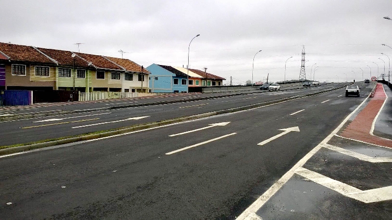 Trecho foi alargado. Agora tem seis faixas e ciclovia | Aniele Nascimento/Gazeta do Povo
