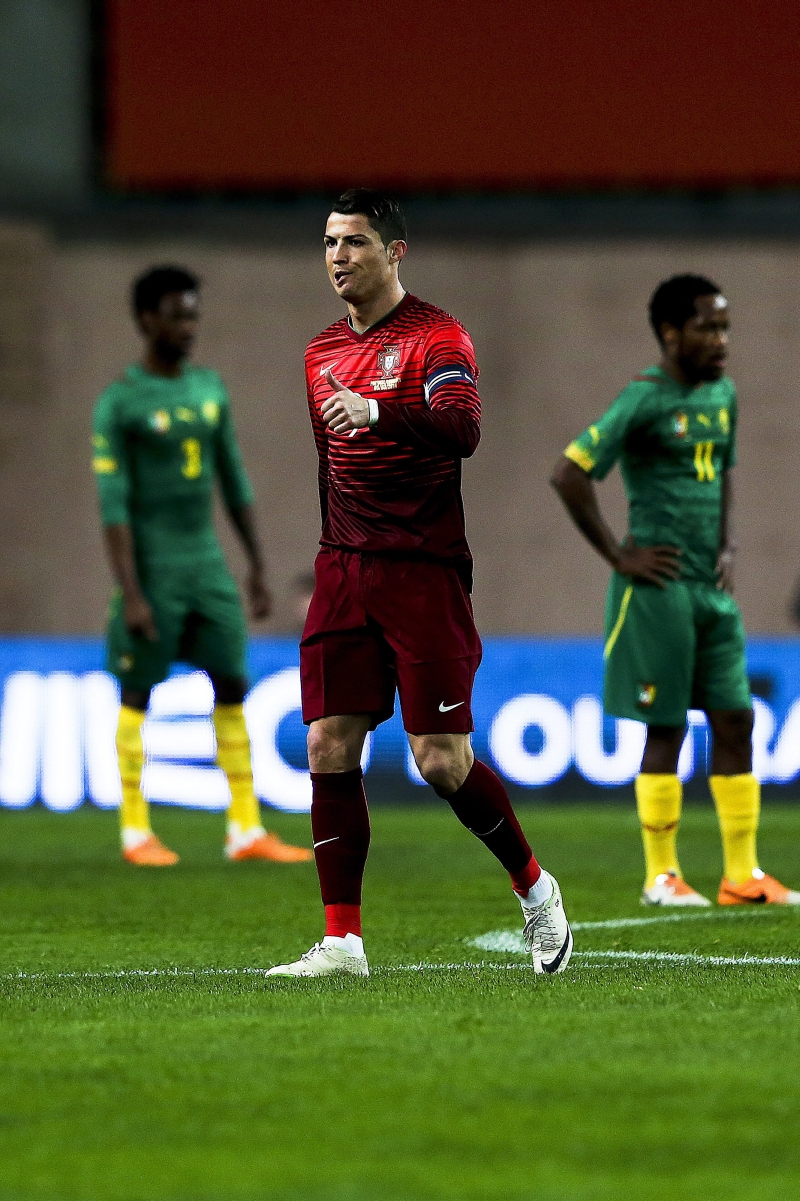 Cristiano Ronaldo, capitão de Portugal: orgulho em cantar o hino | Jose Sena Goulao/EFE