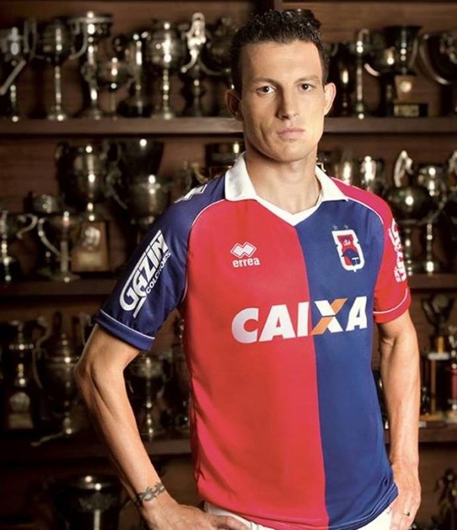 Nova camisa 1 do Paraná |