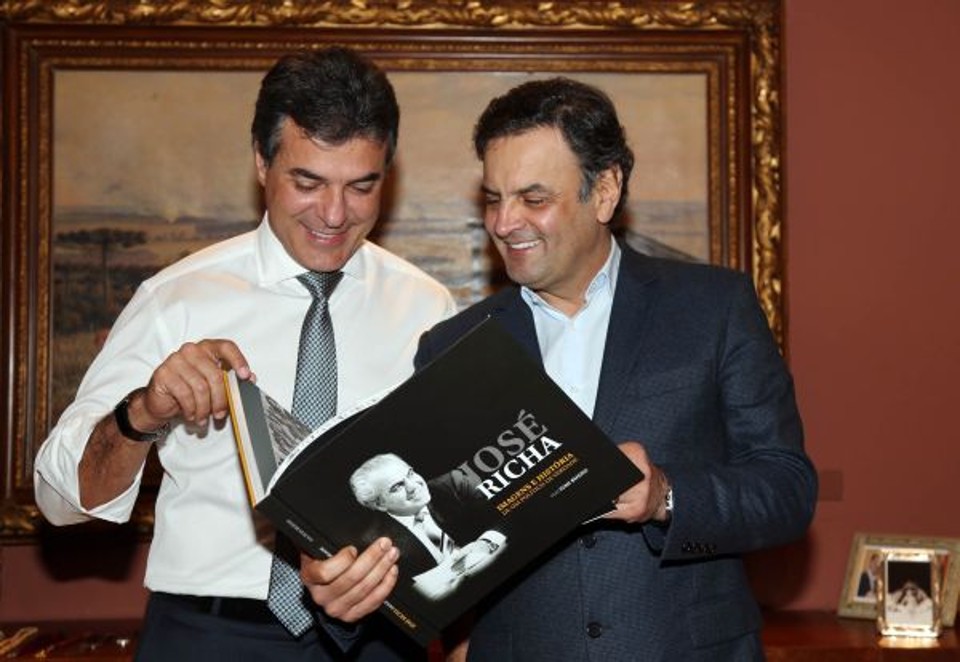 O senador e pré-candidato do PSDB à Presidência da República Aécio Neves foi recebido pelo governador Beto Richa no Palácio Iguaçu. Aécio veio para o lançamento do livro José Richa  Imagens e História de um Político de Verdade, ontem, na Assembleia Legislativa | Orlando Kissner