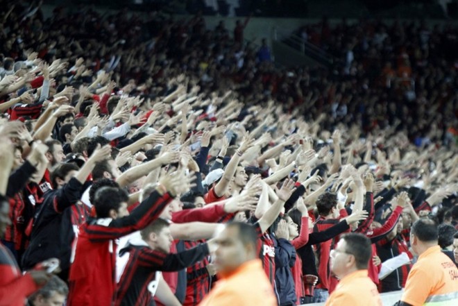 Torcida atleticana apoia o time na nova Arena | 