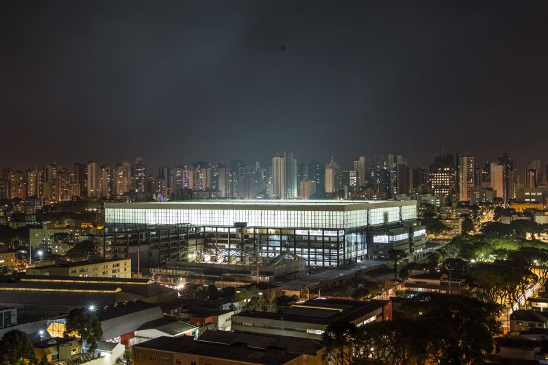 Arena da Baixada na noite desta terça-feira, véspera do jogo-teste | Daniel Castellano / Gazeta do Povo