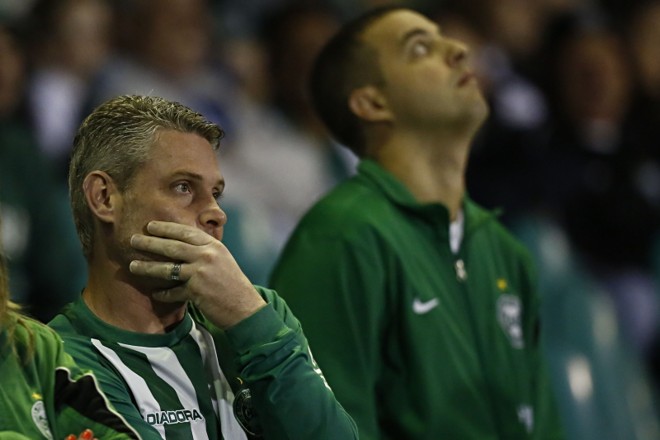 Torcida do Coritiba apreensiva no Couto Pereira | 
