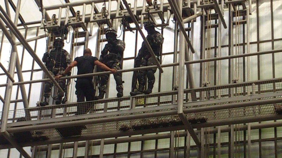 Atiradores durante simulação na Pedreira Paulo Leminski | Diego Ribeiro/Gazeta do Povo