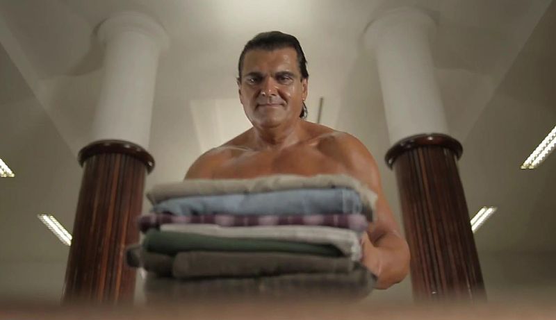 Oilman no vídeo da campanha Doe Calor de 2014 | Divulgação/Prefeitura de Curitiba