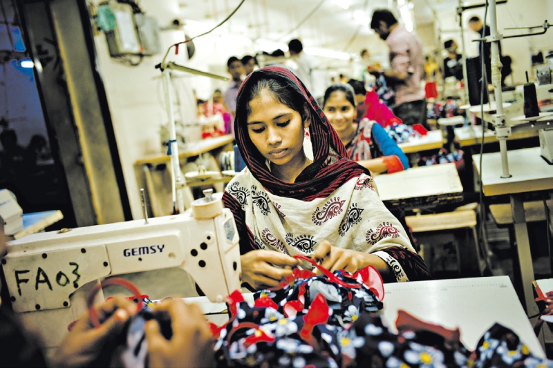 Cerca de 700 fábricas de roupas em Bangladesh já foram inspecionadas por duas organizações de varejistas ocidentais | Tomas Munita /The New York Times