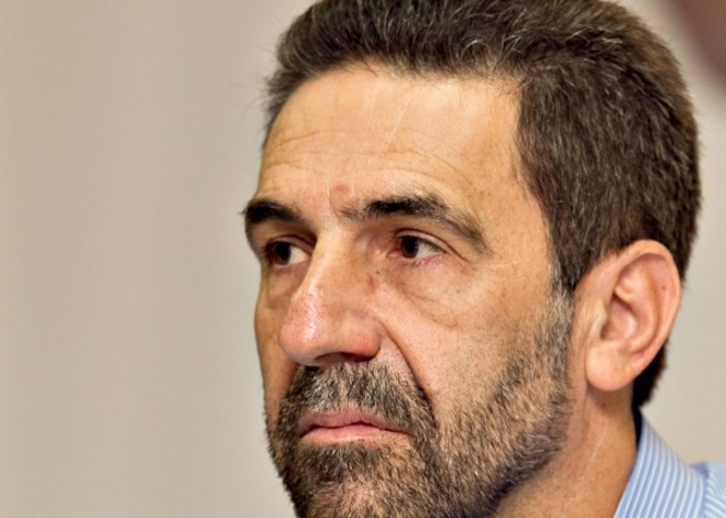 Enio Verri (PT):Projeto 108/13, também assinado por Luciana Rafagnin (PT), determina que o Detran deve fornecer adesivos com o formato da letra