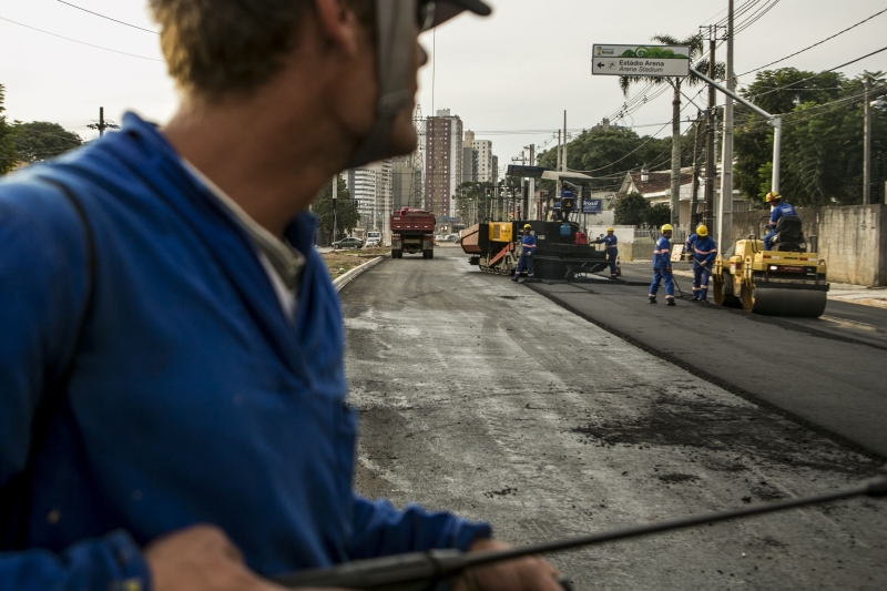 Obra na Avenida das Torres, em Curitiba, foi feita por meio do RDC | Marcelo Andrade/ Gazeta do Povo
