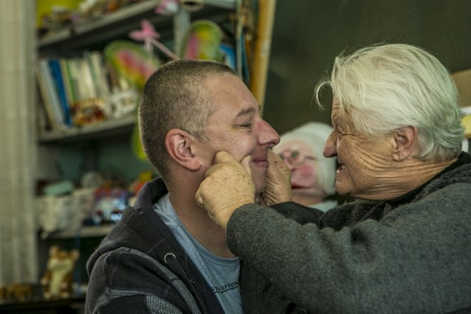 Nadzieja e Fábio Aurélio: carinho de mãe |