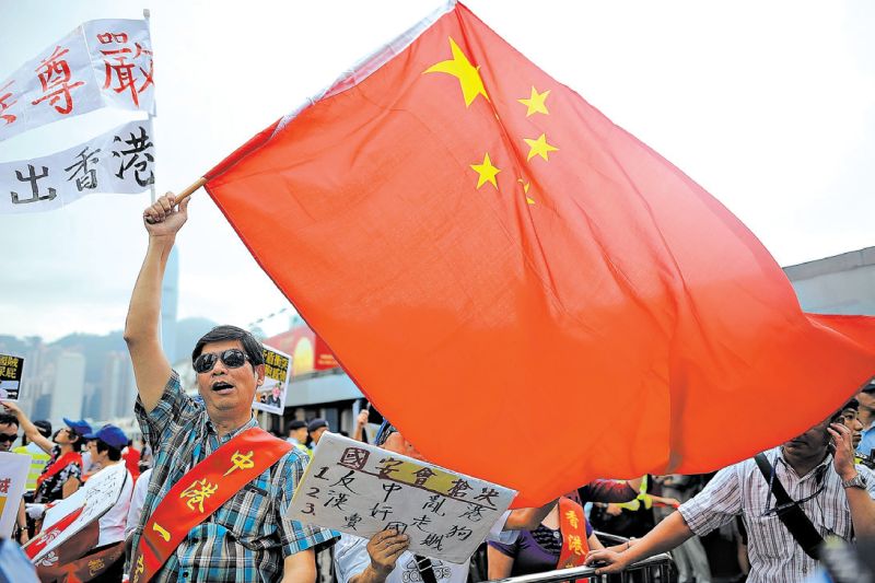 Reações ao incidente de criança chinesa que urinou em público em Hong Kong revelam tensões maiores | Anthony Kwan/Getty Images