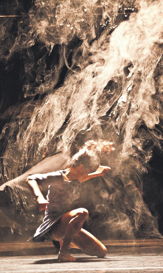 iTMoi, do grupo inglês Akram Khan, reúne elementos da mitologia bíblica e da Sagração da Primavera, marco inaugural da dança moderna |