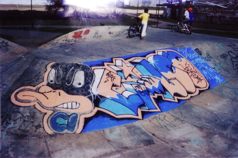 Um dos grafites mais antigos da cidade (Ci, Leo, em 1997), no Xaxim | Arquivo/Valdecimples