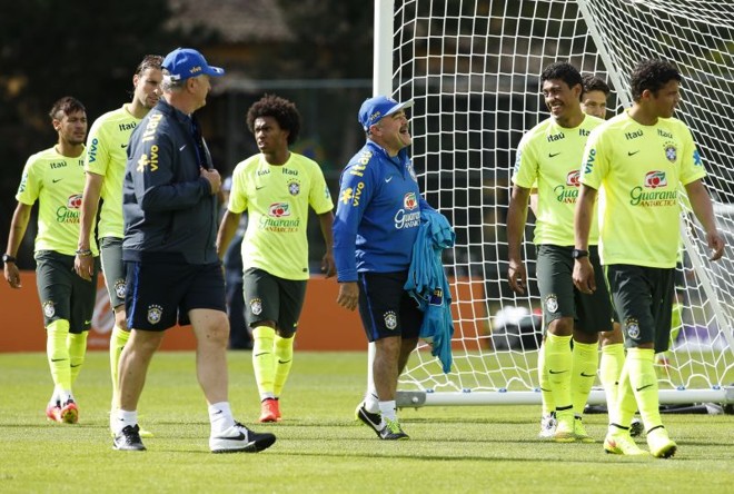 Murtosa distribui os coletes aos titulares antes do treino tático | 